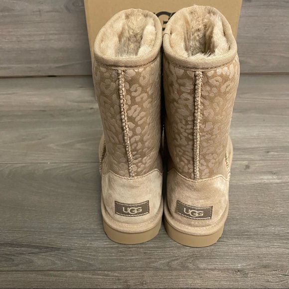 UGG | Classic Short Snow Leopard Amphora Boots 8 - Picture 4 of 12